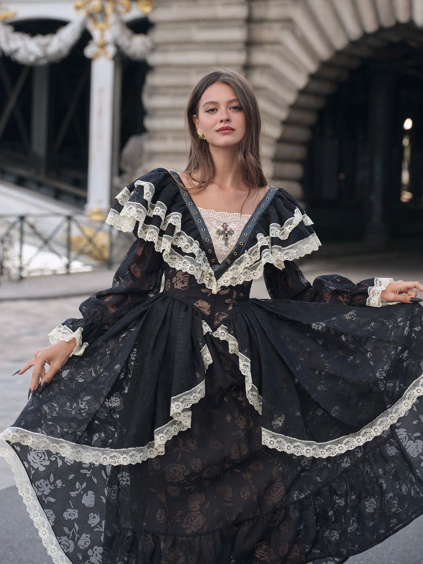 Parisian Lace Black Maxi Dresses Women Vintage Elegant Slim Sexy Lace V-Neck Luxury Palace Style Halloween Atmosphere Dress